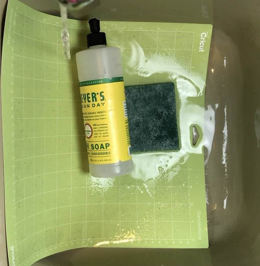 How to clean a Cricut mat with affordable supplies.