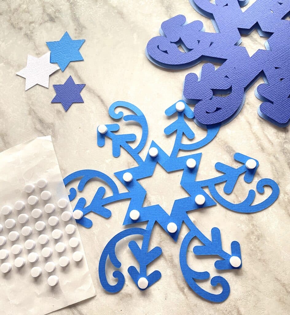 3d-layer-paper-snowflake-cricut-4