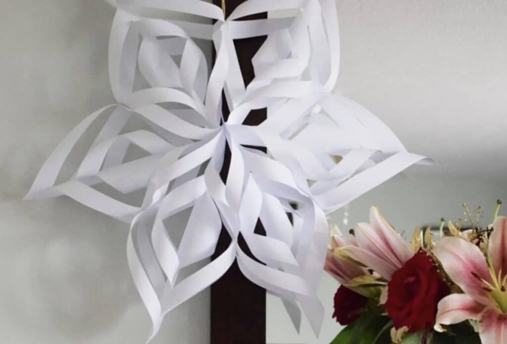 paper-snowflake-craft-with-cartwright